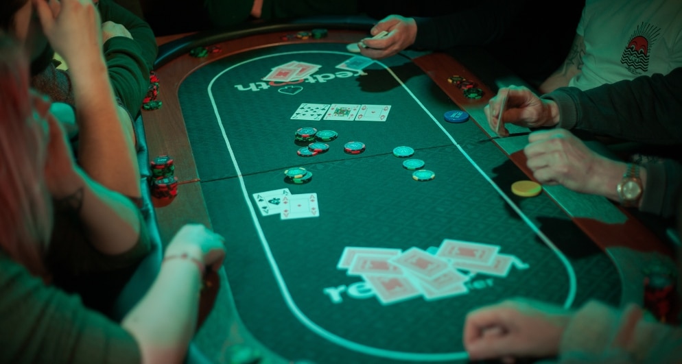 Great Canadian Entertainment introduces poker room