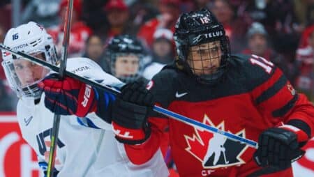 Meaghan Mikkelson to quit Canadian women’s hockey team