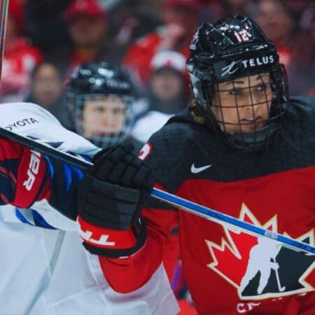 Meaghan Mikkelson to quit Canadian women’s hockey team